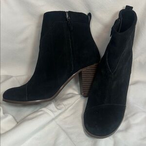 Toms Black Suede Ankle Booties stacked block 3inch heels. Zipper closure